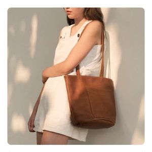 URBAN OUTFITTERS ERIN TEMPLETON Leather Bucket Bag Shoulder Purse CARAMEL BROWN